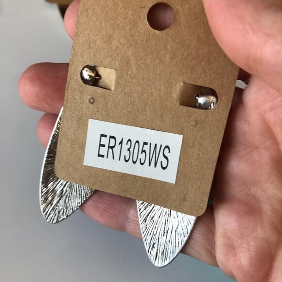 NEW Romance Matte Silver Tone oblong mod chevron-style semi-hoop earrings - Picture 6 of 15